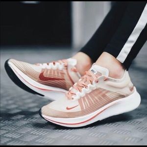 womens nike zoom fly sp